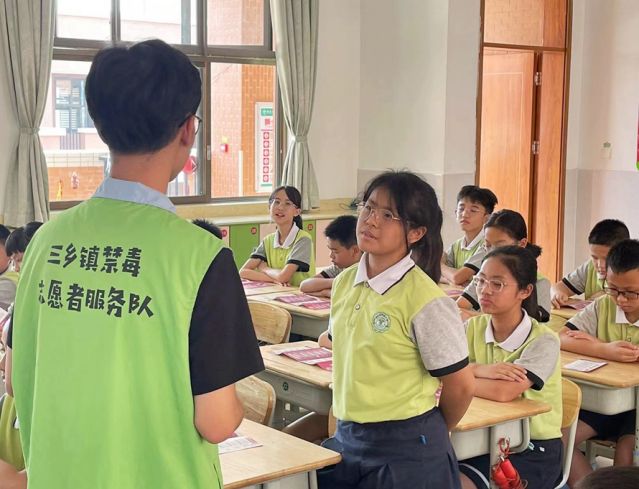 三鄉(xiāng)鎮(zhèn)開展“開學(xué)第一課，無毒伴我行”禁毒教育宣傳活動(dòng)圖片4_副本.jpg
