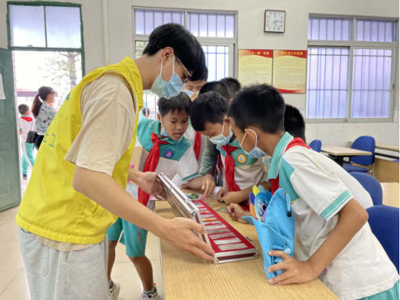 阜沙鎮(zhèn)禁毒信息〔2022〕第254期--【禁毒攻堅(jiān)】“無毒青春，健康校園”—阜沙鎮(zhèn)開展禁毒宣傳進(jìn)校園