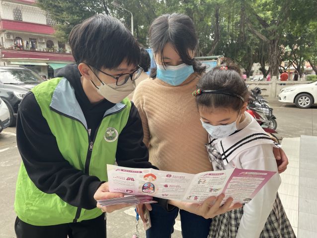 三鄉(xiāng)鎮(zhèn)開展“普及禁毒知識，共享健康人生”宣傳活動圖片2.JPG