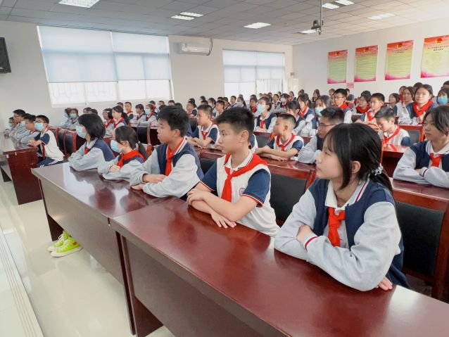 三鄉(xiāng)鎮(zhèn)開展“上好開學(xué)第一課，師生共筑‘防毒墻’”活動圖片1.JPG